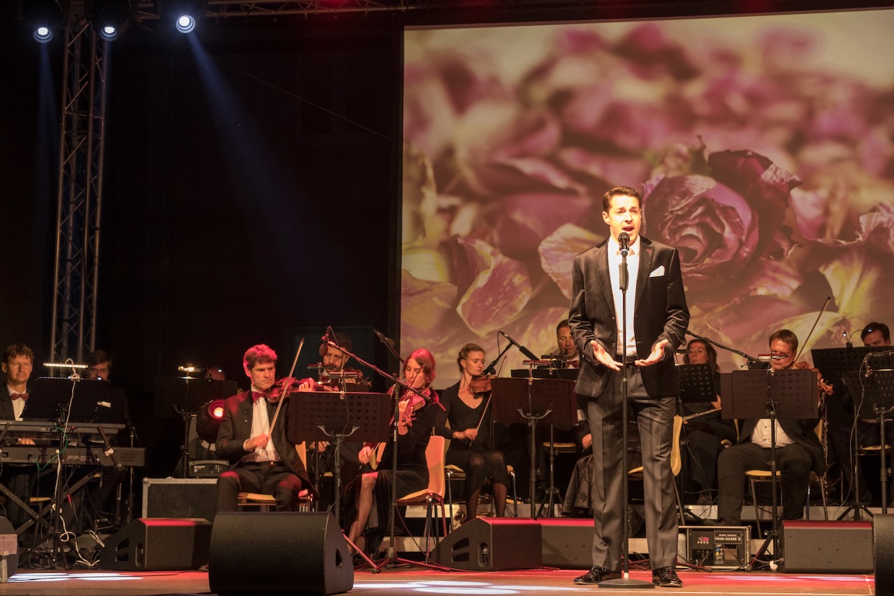 777 Jahr Feier   Stars unter Sternen   26